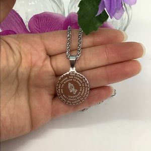 New stainless steel play hands necklace